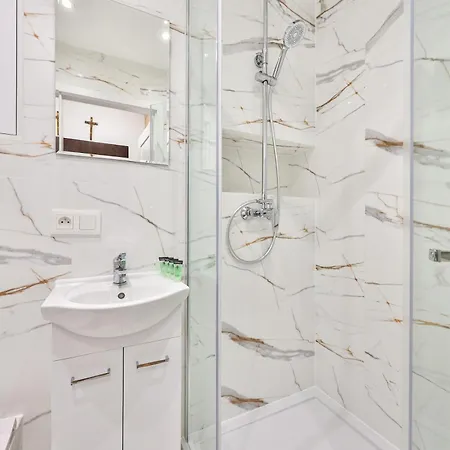 Apartmán Hieronima 3 I Brodno Metro Station I By Perfectapart